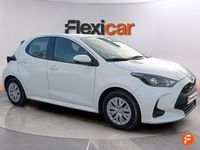 Usado Toyota Yaris Hybrid Active 116 CV (85 kW) 2021 Blanco