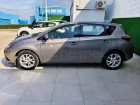Usado Toyota Auris Business Edition 116 CV (85 kW) 2016 Beige Berlina