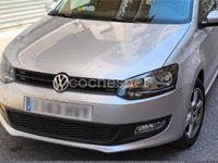 Usado VW Polo Advance 90 CV (66 kW) 2014 Gris / plata Berlina