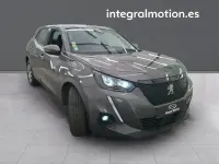 Usado Peugeot 2008 Allure 130 CV (95 kW) 2021 Gris SUV