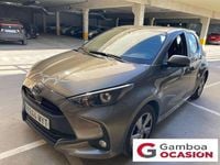 Usado Toyota Yaris Hybrid Active 116 CV (85 kW) 2025 Marrón Utilitario
