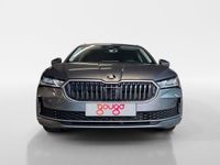 Usado Skoda Superb Selection 150 CV (110 kW) 2024 Gris / plata Familiar