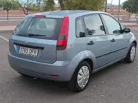 Usado Ford Fiesta Trend 80 CV (58 kW) 2005 Azul Utilitario