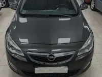 Usado Opel Astra Excellence 110 CV (80 kW) 2012 Negro Utilitario