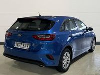 Usado Kia Ceed 100 CV (73 kW) 2019 Azul Utilitario