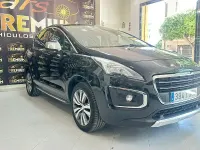 Usado Peugeot 3008 Access 120 CV (88 kW) 2015 Negro Familiar