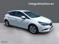 Usado Opel Astra Selective 104 CV (76 kW) 2017 Blanco Berlina