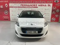 Usado Peugeot 5008 Active 120 CV (88 kW) 2014 Blanco Monovolumen