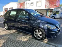 Usado Mercedes B200 140 CV (102 kW) 2006 Azul Monovolumen
