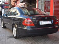 Usado Mercedes E320 Elegance 224 HP (164 kW) 2003 Cinzento Sedan