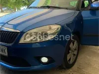 Usado Skoda Fabia Sport 105 CV (77 kW) 2014 Azul Berlina