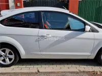 Usado Ford Focus Trend 100 CV (73 kW) 2008 Blanco Berlina