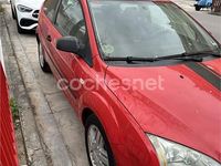 Usado Ford Focus Trend 100 CV (73 kW) 2005 Rojo Berlina