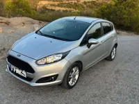 Usado Ford Fiesta Trend 82 CV (60 kW) 2016 Negro Utilitario