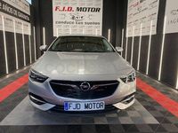 Usado Opel Insignia Innovation 136 CV (100 kW) 2020 Gris / plata Berlina