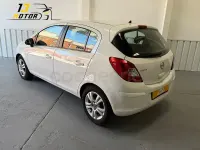 Usado Opel Corsa Expression 85 CV (62 kW) 2011 Blanco Utilitario