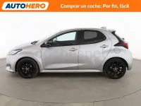 Usado Toyota Yaris Hybrid Style 116 CV (85 kW) 2022 Gris / plata Berlina