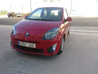 Usado Renault Twingo Authentique 65 CV (47 kW) 2008 Rojo Utilitario