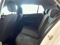 Usado VW Golf VIII Trendline 111 CV (81 kW) 2022 Blanco Berlina