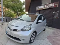 Usado Toyota Aygo 54 CV (39 kW) 2007 Gris / plata Utilitario