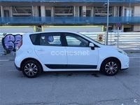 Usado Renault Scénic III 105 CV (77 kW) 2010 Blanco Monovolumen