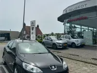Usado Peugeot 407 137 CV (100 kW) 2005 Negro Familiar