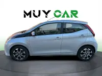 Usado Toyota Aygo X-cite 72 CV (52 kW) 2019 Gris / plata Utilitario