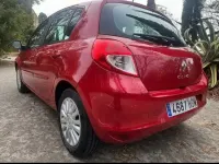 Usado Renault Clio 75 CV (55 kW) 2011 Rojo