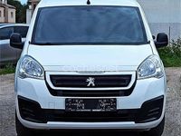 Usado Peugeot Partner Tepee Active 100 CV (73 kW) 2016 Blanco Monovolumen