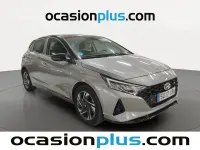 Usado Hyundai i20 101 CV (74 kW) 2021 Gris Utilitario
