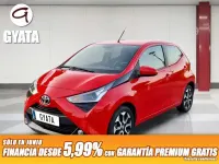 Usado Toyota Aygo X-play 72 CV (52 kW) 2021 Rojo Utilitario