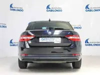 Usado Skoda Superb Style 218 CV (160 kW) 2021 Negro Berlina