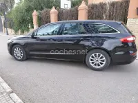 Usado Ford Mondeo Trend 120 CV (88 kW) 2016 Negro Familiar