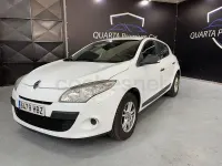 Usado Renault Mégane III 90 CV (66 kW) 2011 Blanco Berlina