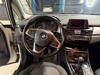 Usado BMW 218 Comfort Edition 150 CV (110 kW) 2015 Blanco Familiar