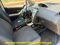 Usado Toyota Yaris Active 101 CV (74 kW) 2009 Gris / plata Utilitario