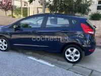 Usado Ford Fiesta Trend 82 CV (60 kW) 2011 Azul Berlina