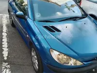 Usado Peugeot 206 138 CV (101 kW) 2001 Azul Descapotable
