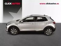 Usado Kia Stonic 100 CV (73 kW) 2025 Gris / plata SUV