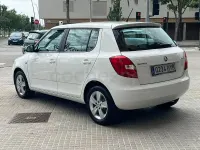 Usado Skoda Fabia 69 CV (50 kW) 2014 Blanco Berlina