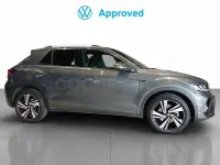 Usado VW T-Roc R-line 150 CV (110 kW) 2023 Gris / plata SUV