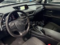 Usado Lexus UX Business Edition 184 CV (135 kW) 2019 Gris / plata SUV