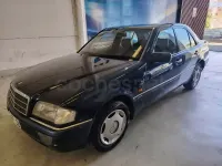 Usado Mercedes C220 Elegance 150 CV (110 kW) 1995 Azul Berlina