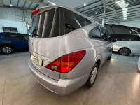 Usado SsangYong Rodius Limited 165 CV (121 kW) 2012 Gris / plata Monovolumen