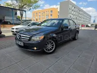 Usado Mercedes C200 Avantgarde 136 CV (100 kW) 2010 Azul Berlina