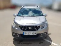 Usado Peugeot 2008 Allure 100 CV (73 kW) 2017 Gris / plata SUV