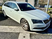 Usado Skoda Superb Style 150 CV (110 kW) 2016 Blanco Familiar
