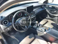 Usado Mercedes C180 Avantgarde 170 CV (125 kW) 2015 Negro Familiar