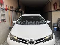 Usado Toyota Auris Active 90 CV (66 kW) 2014 Blanco Berlina