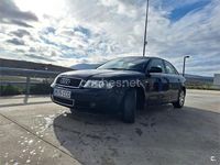 Usado Audi A4 130 CV (95 kW) 2002 Azul Berlina
